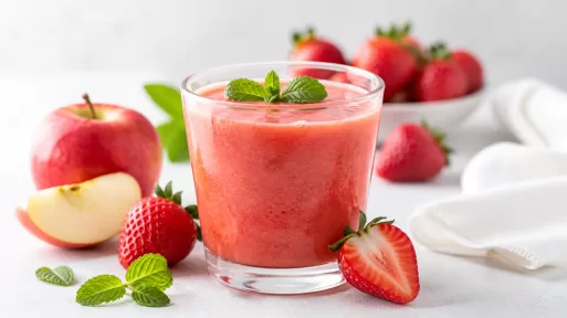 PKU Çilekli Elmalı Ferah Smoothie