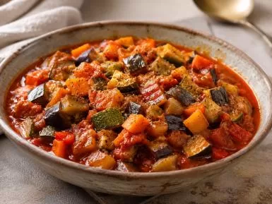 PKU Et İkameli Sebzeli Tencere Yemeği